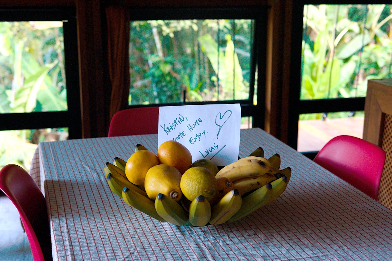 Fruit bowl with welcome message.