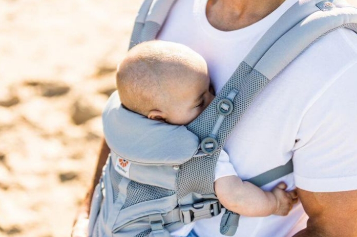 Four of our Favourite Wraps and Carriers for Baby Wearing