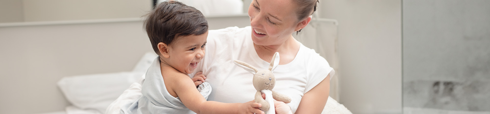 Child with Little Bamboo Bib 
