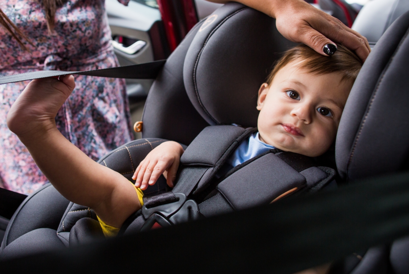 4 Features to Look For in Your First Child Car Seat