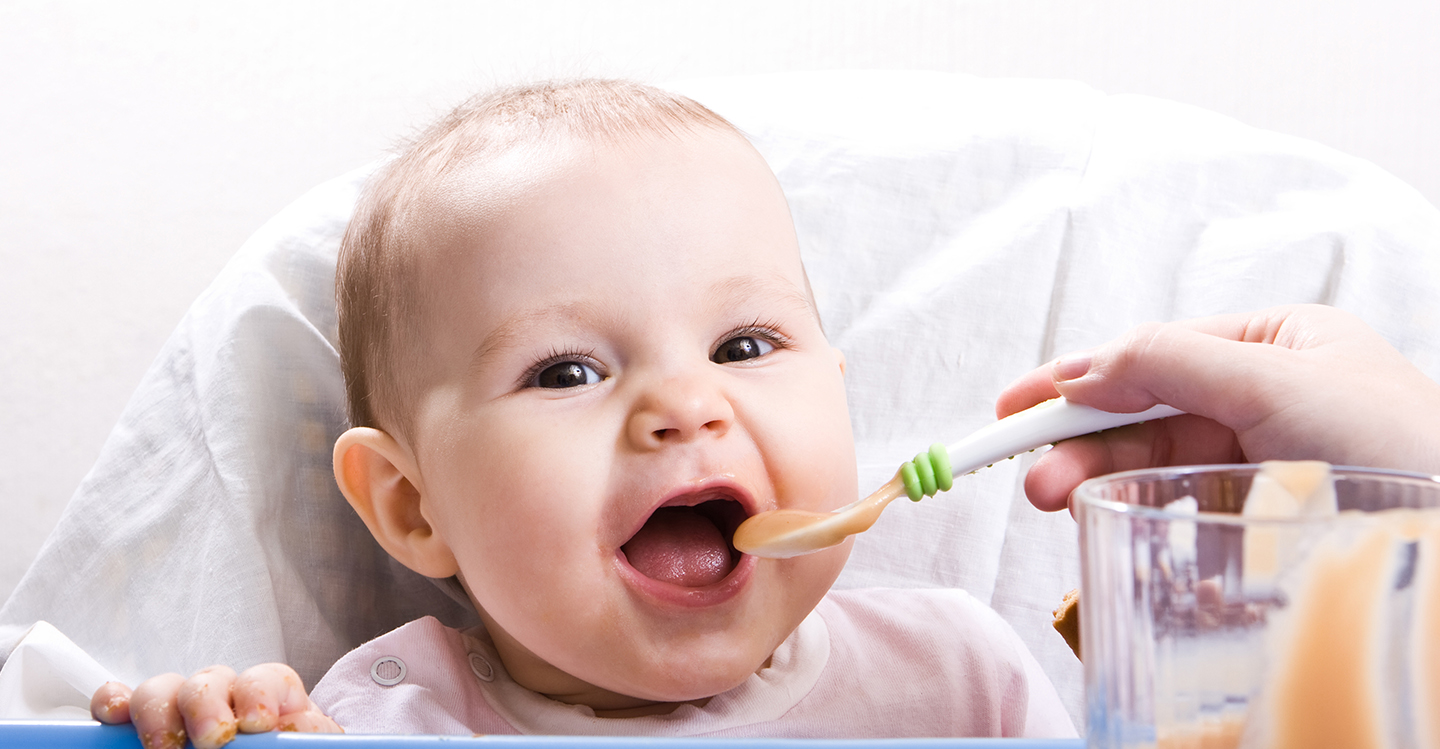 How to introduce your baby to solids