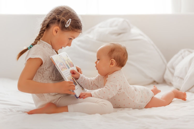 Benefits of reading to your baby