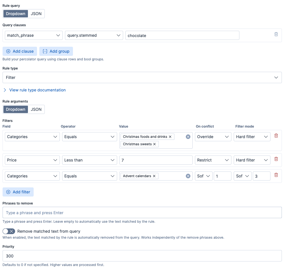 Screenshot einer Elasticsearch-Regelabfrageschnittstelle, die eine match_phrase-Abfrage für „Schokolade“ zeigt, Filterregeln basierend auf Kategorien und Preis, Optionen zur Konfliktbehandlung und Einstellungen zur Regelpriorität.