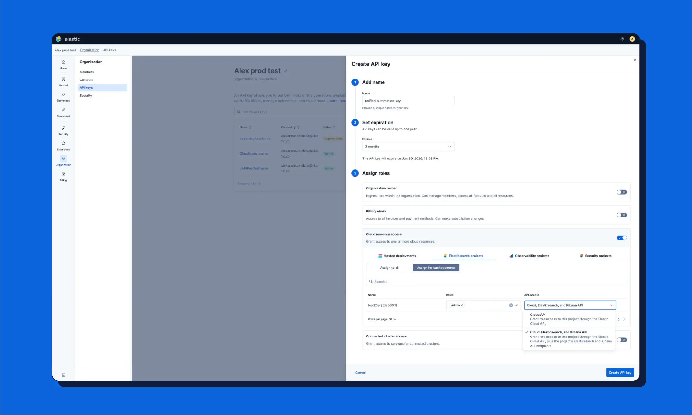 Elastic Cloud-Bildschirm, der die API-Schlüssel-Seite anzeigt, mit einem geöffneten Modal zum Erstellen eines API-Schlüssels, einschließlich der Felder für Name, Ablauf und Rollenzuweisungen.