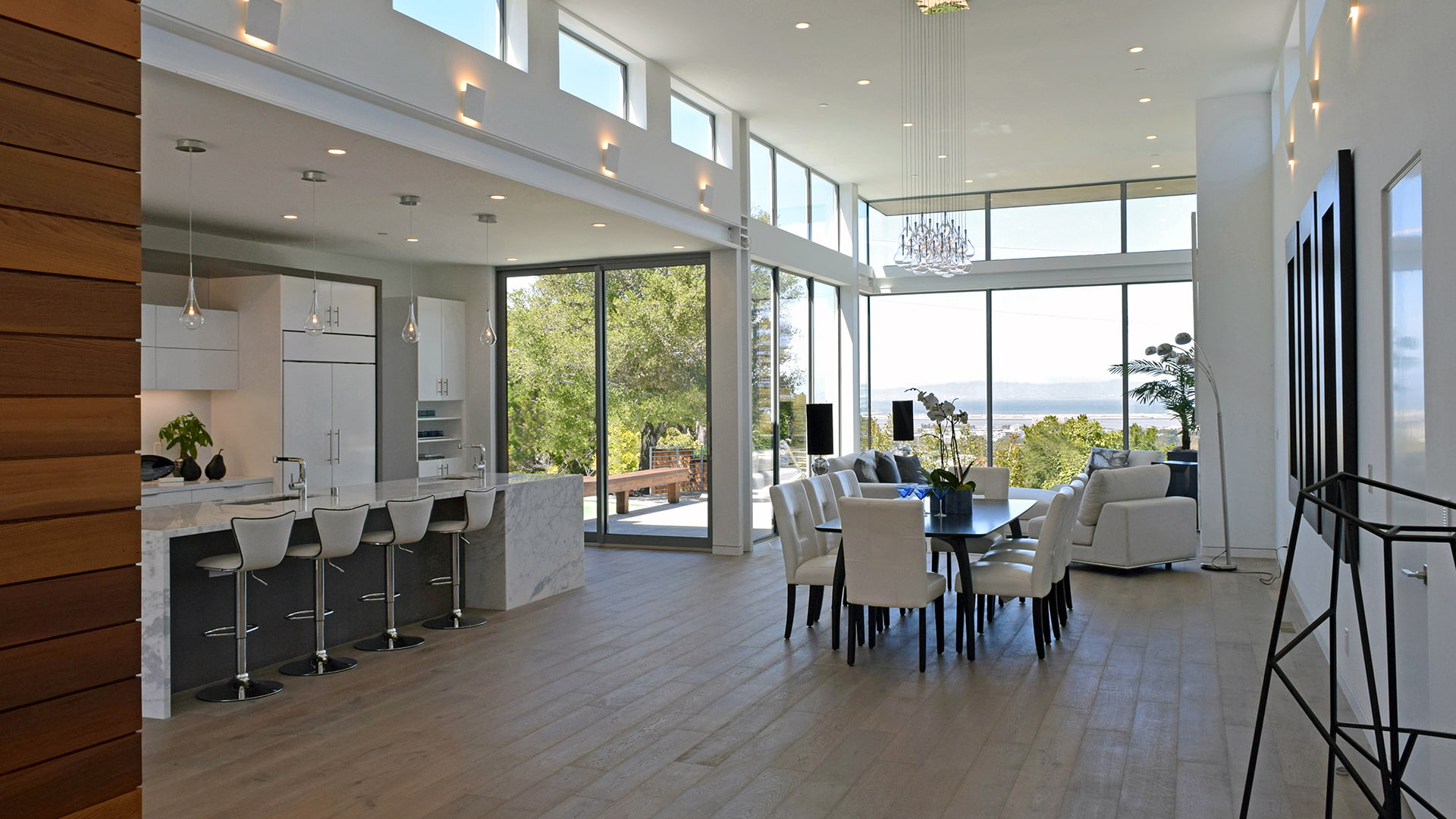 An open concept dining room and kitchen