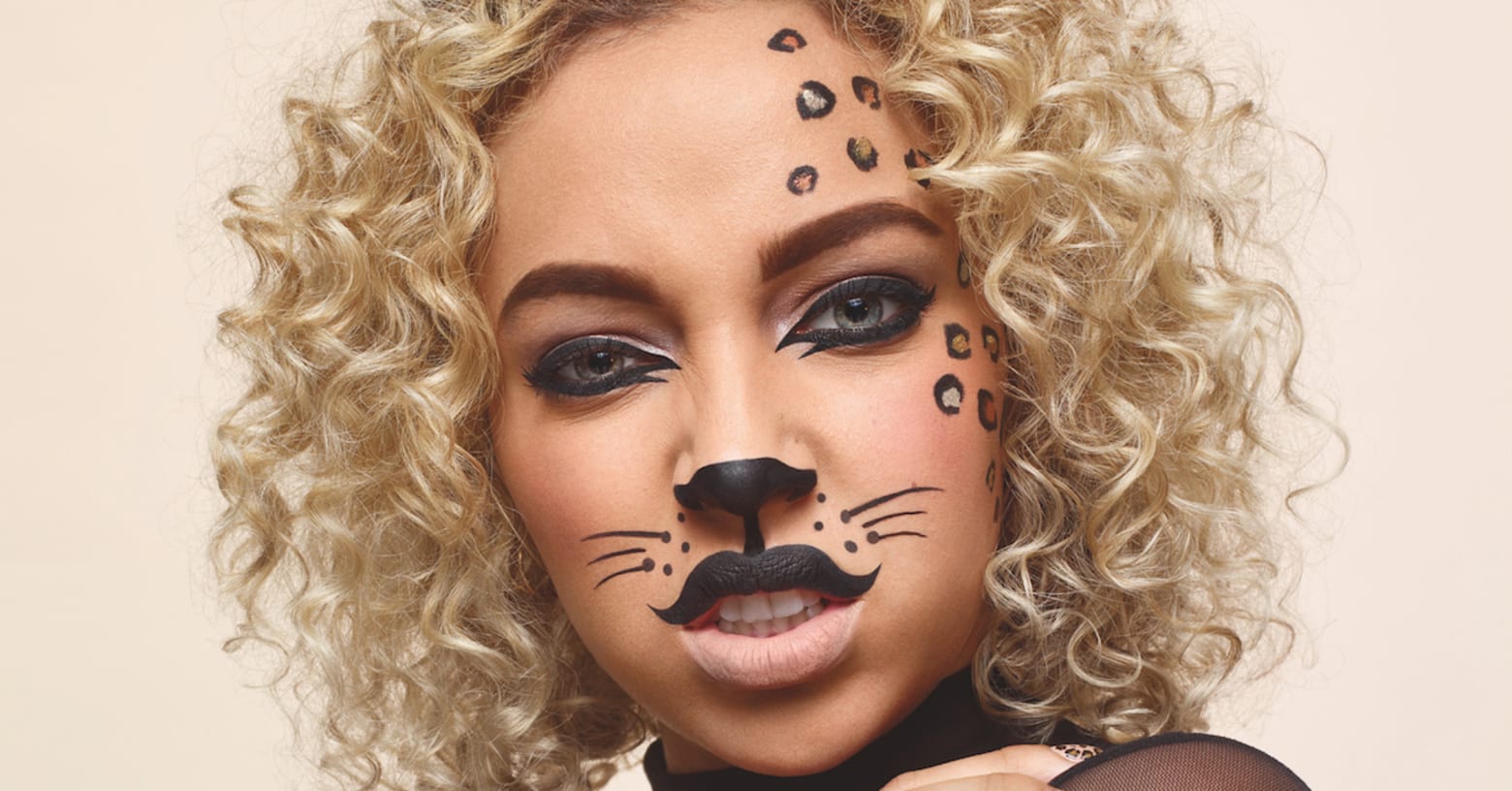 Este maquillaje de gata de Halloween es muy fácil de hacer | Rimmel London