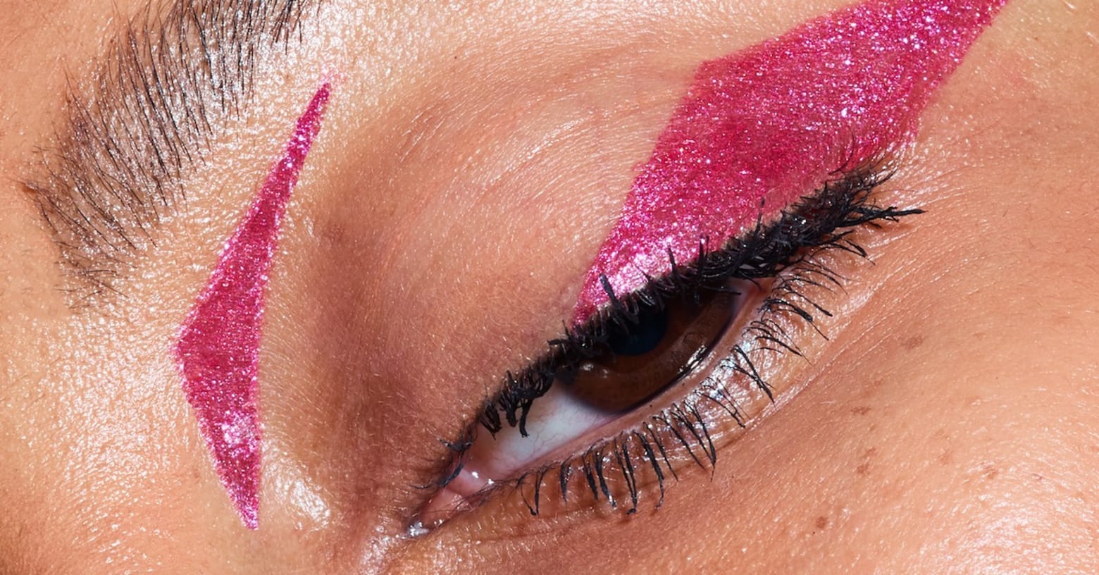 This Graphic Eyeliner Trend Isn't For The Faint Of Heart