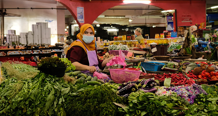Get your groceries from pasar tani and local farmers whenever possible to cut costs.jpg