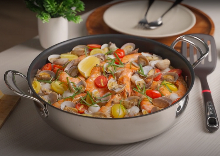 Seafood-Paella-750.jpg