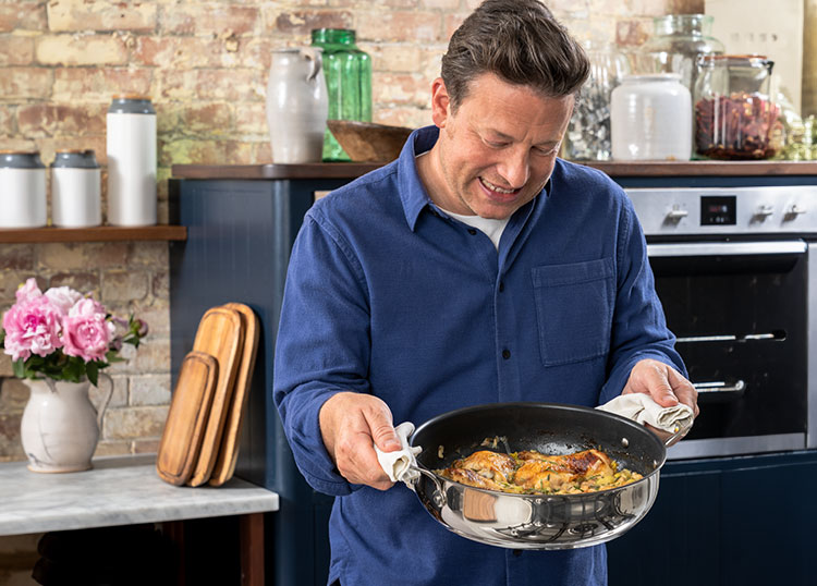 Jamie Oliver advocates healthier cooking.jpg