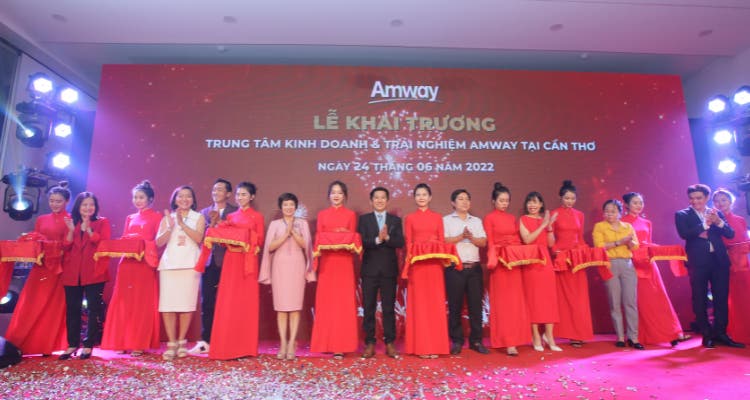 Ngày 24 tháng 6 năm 2022, Amway Việt Nam – Thương hiệu toàn cầu về sức khỏe và sắc đẹp chính thức khai trương Trung tâm kinh doanh và trải nghiệm Amway tại Cần Thơ. Trung tâm ra mắt với một diện mạo mới sau hơn 10 năm có mặt tại Cần Thơ, gia tăng dịch vụ và trải nghiệm để phục vụ tốt nhất Nhà Phân Phối và Khách Hàng trong khu vực đồng bằng sông Cửu Long. 