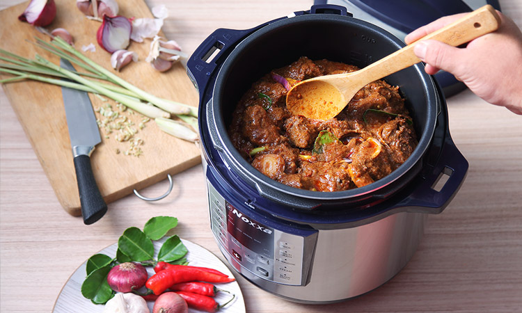 Cook beef rendang with the Noxxa Pressure Cooker 2