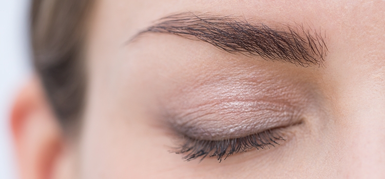 Eyebrow trends make up