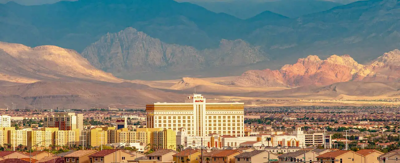 A view of Henderson, NV and the mountain ranges that border the city