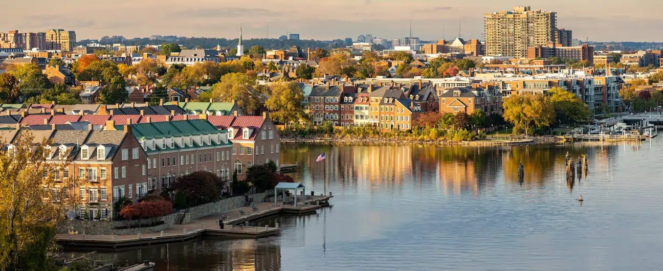 A view of townhomes along the Potomac River in Alexandria, VA