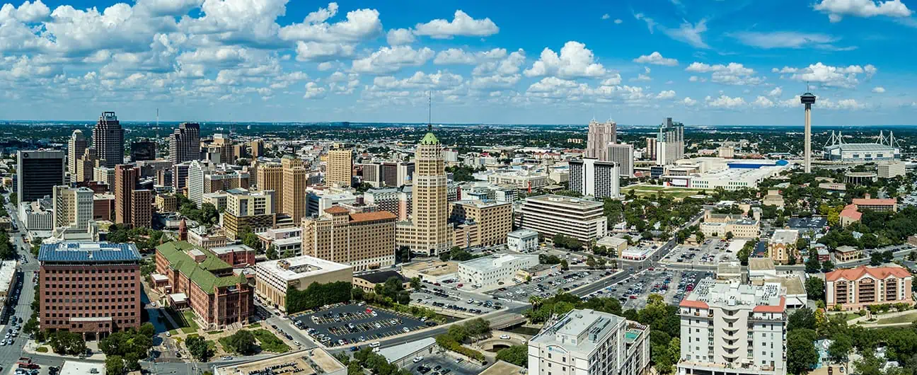 Skyline of San Antonio, TX. If you need a San Antonio mover, we are at your service.