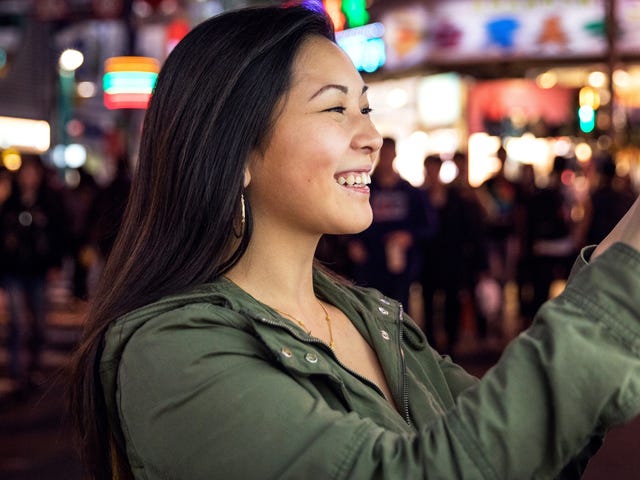 Potopite se v svoj jezik s skupinskimi online jezikovnimi tečaji Berlitz