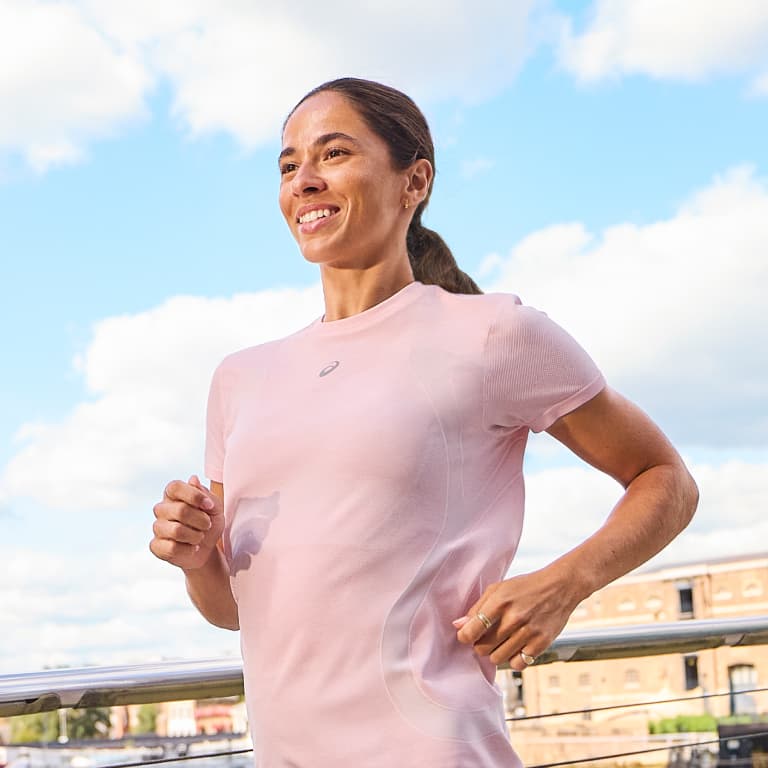Discover ASICS ROAD SEAMLESS Apparel