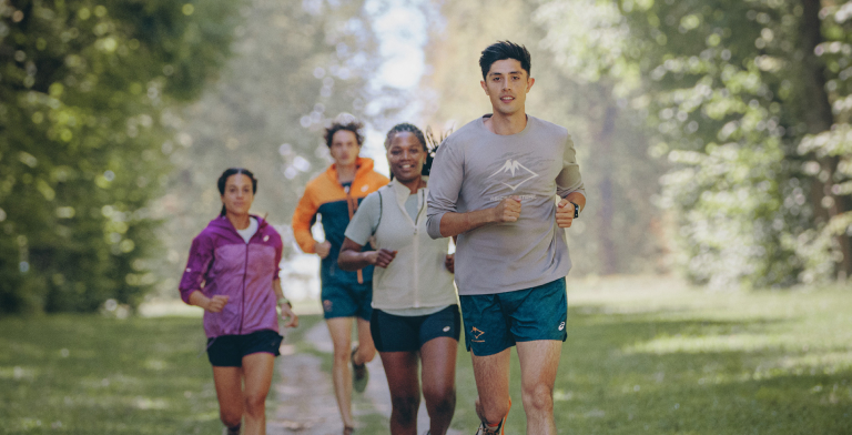 Winter to Spring: Transition Running Outfits for Men and Women
