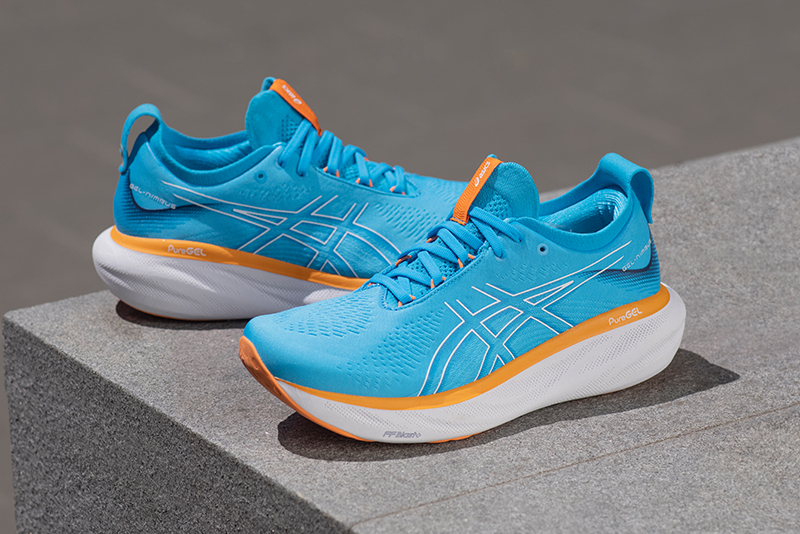 Gel-Nimbus 25 in color Blue