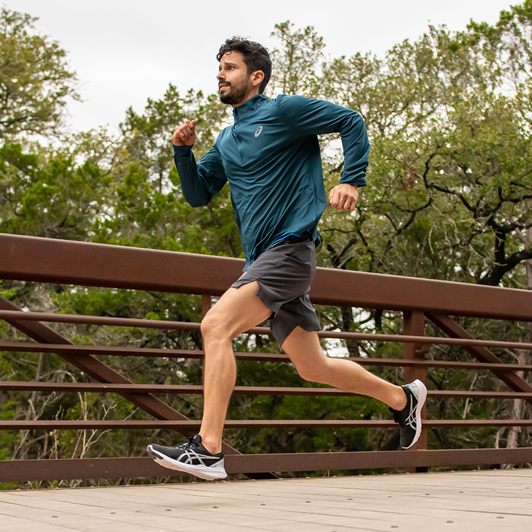 man running in correct posture