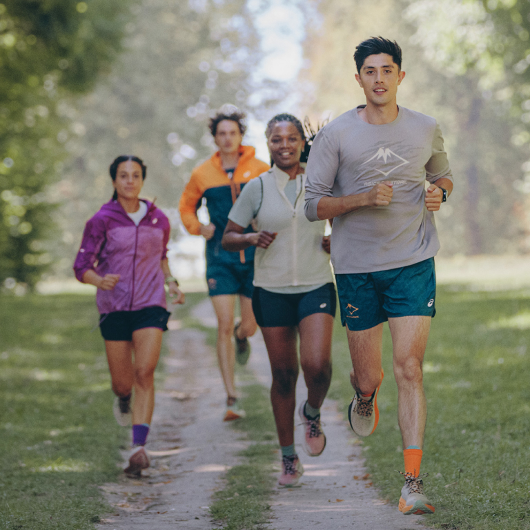 Winter to Spring: Transition Running Outfits for Men and Women 