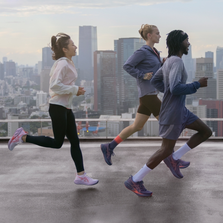 ASICS Layers: What to Wear Outdoors as the Weather Turns  