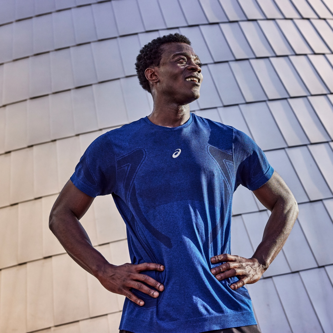 Discover ASICS ROAD SEAMLESS Apparel