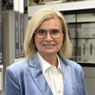 Sonja Nienhuis headshot