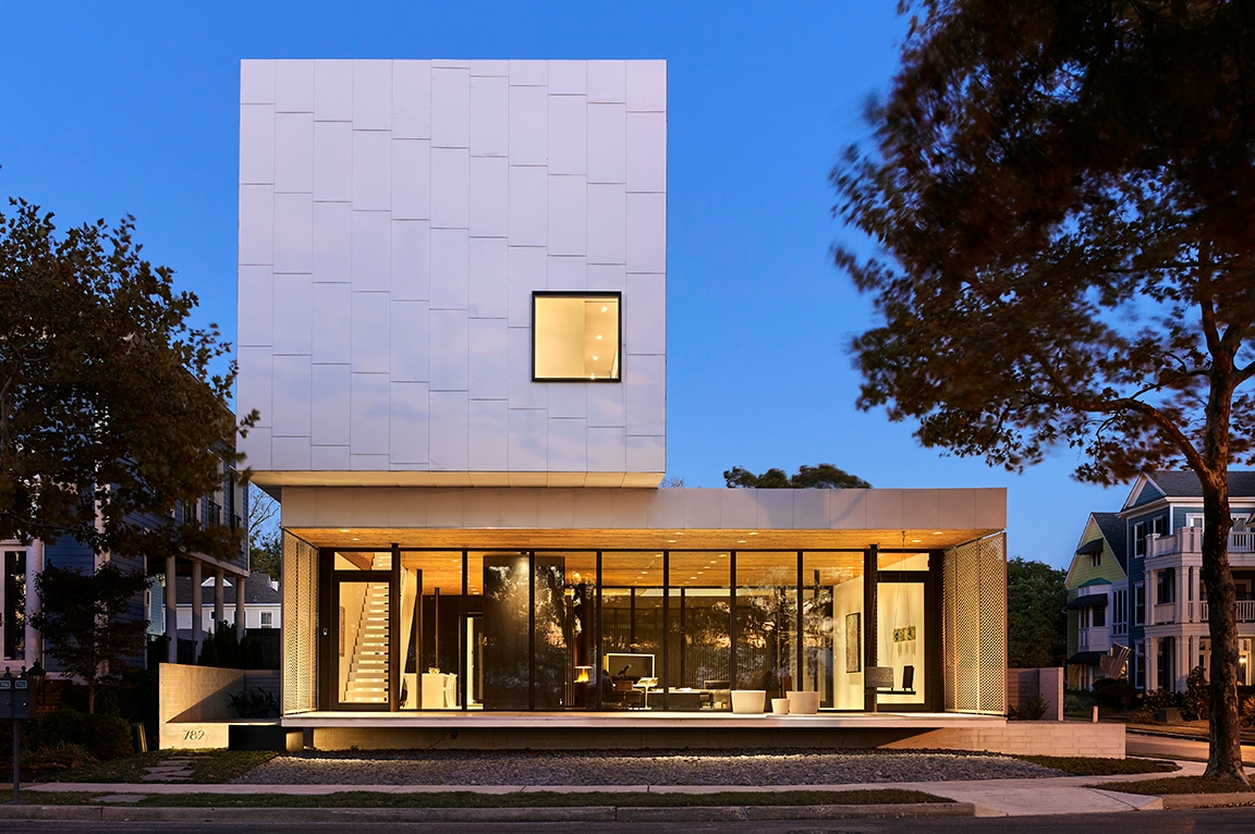 Modern home in Memphis with newly installed Pella contemporary clad windows.