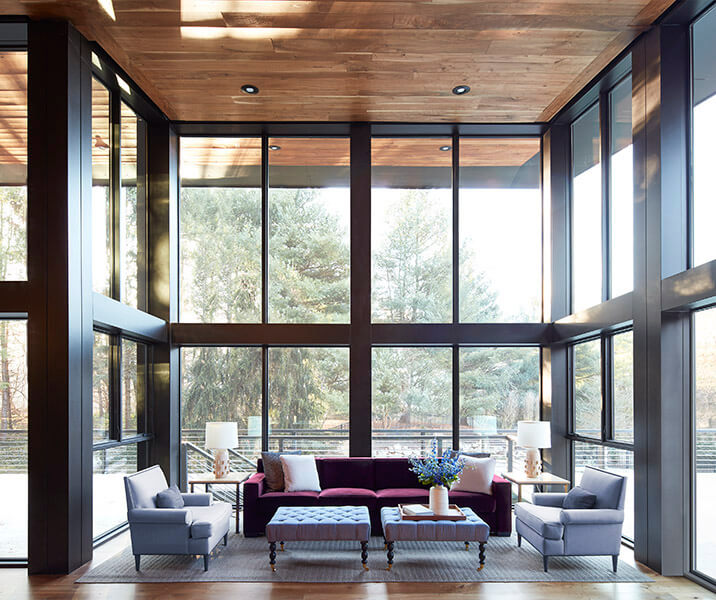 reserve-contemporary-living-room-all-windows