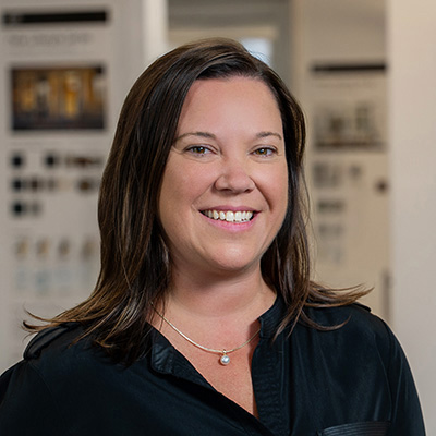 Angie Warrens headshot