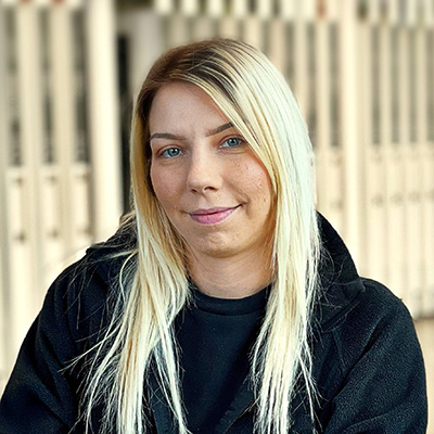 Ashley Wages headshot