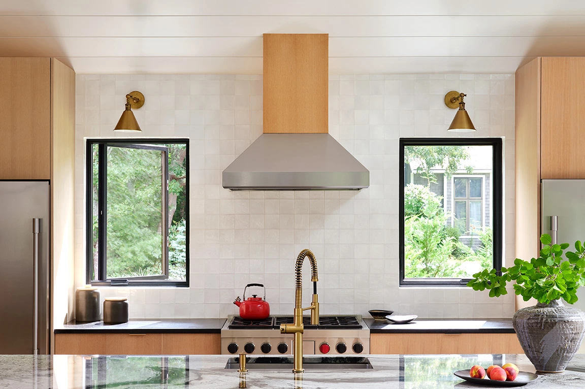 modern-kitchen-windows.webp