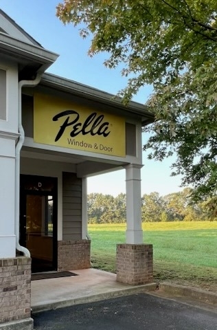 Exterior shot of Bogart's showroom. 