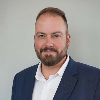 Logan Farwell headshot