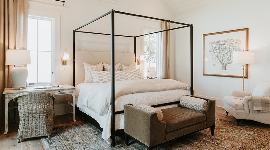 Elegant bedroom featuring white traditional grille pattern.