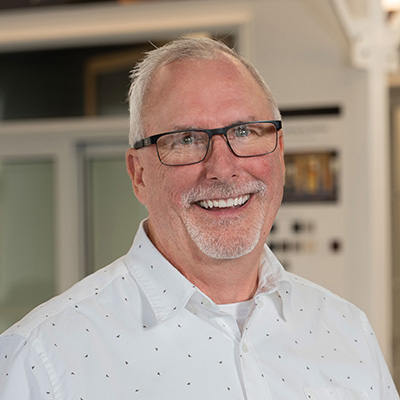 Glen Fialka headshot