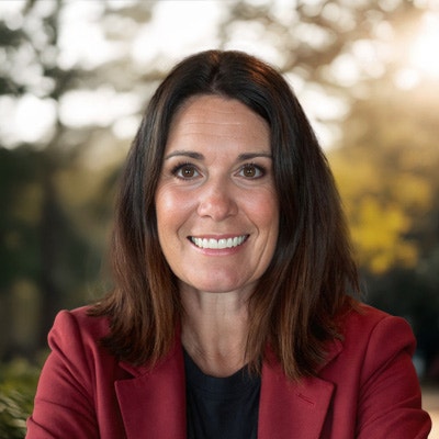 Carrie Naig headshot