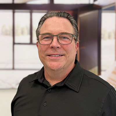 Dan Searcy headshot