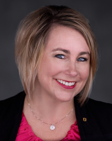 Headshot of Amberly Pahut.