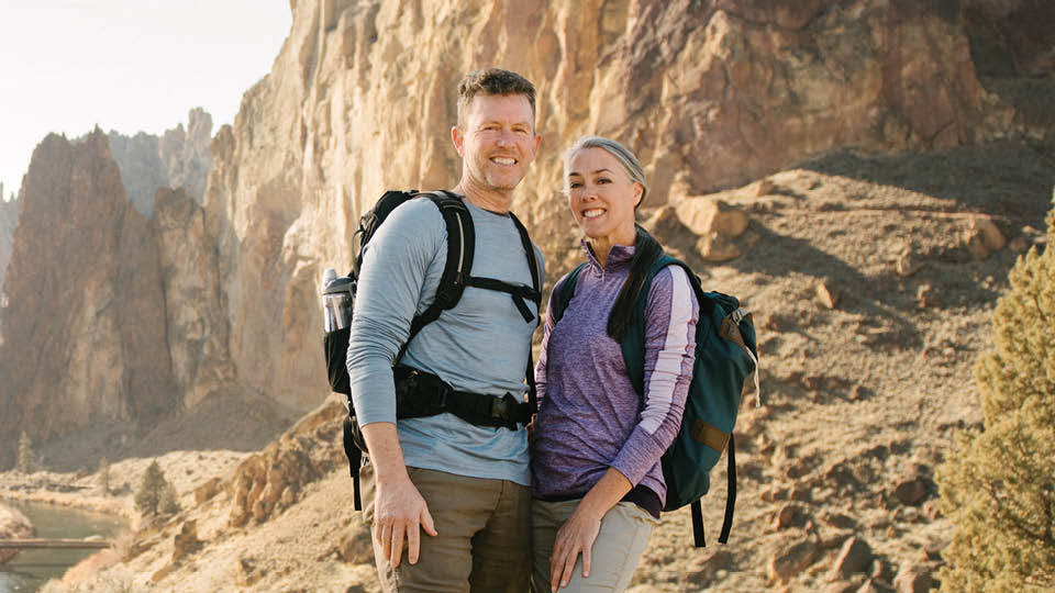 Hero-Personal-Investment-Servicest-couple-hiking.jpg