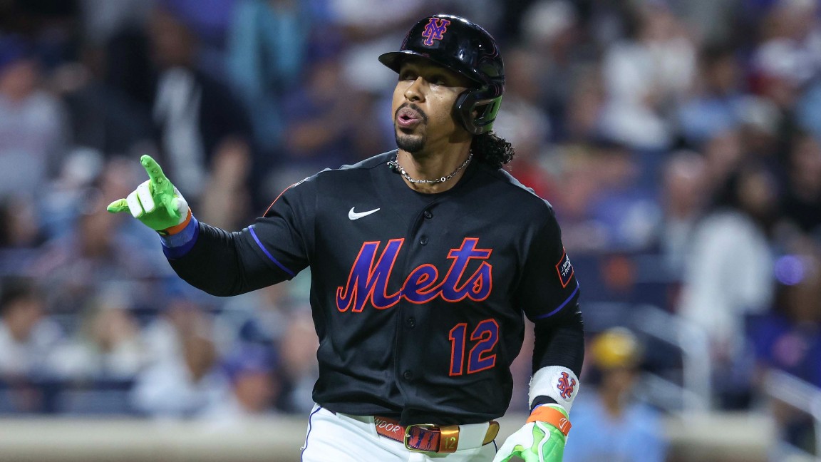 Francisco Lindor homers, makes game-saving diving catch as Mets walk-off Brewers, 3-2