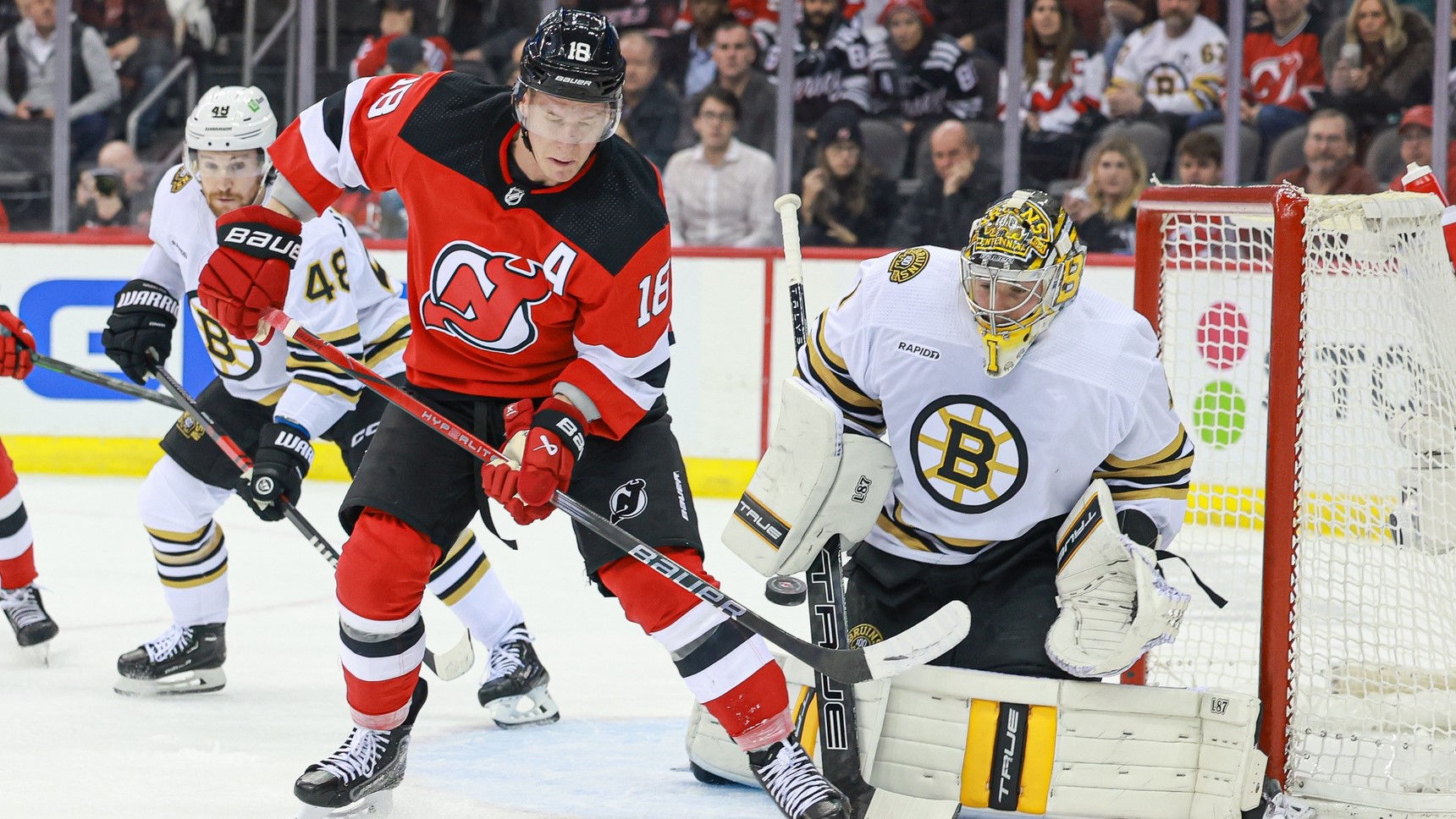 Pickard makes 26 saves for 1st NHL victory in almost 2 years, streaking  Oilers beat Devils 4-1