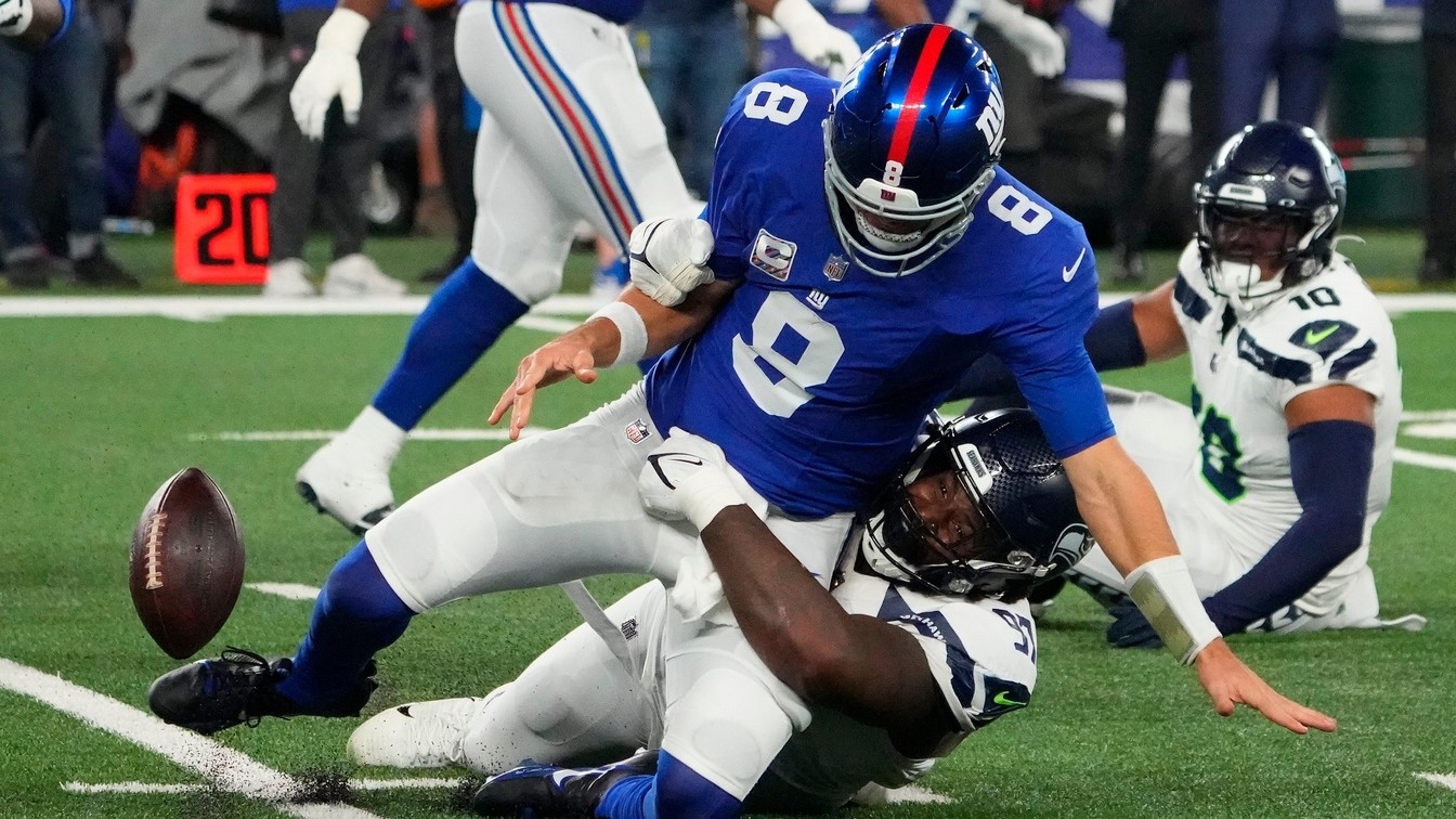 Daniel Jones sacked 11 times as Seattle Seahawks rout New York Giants, NFL