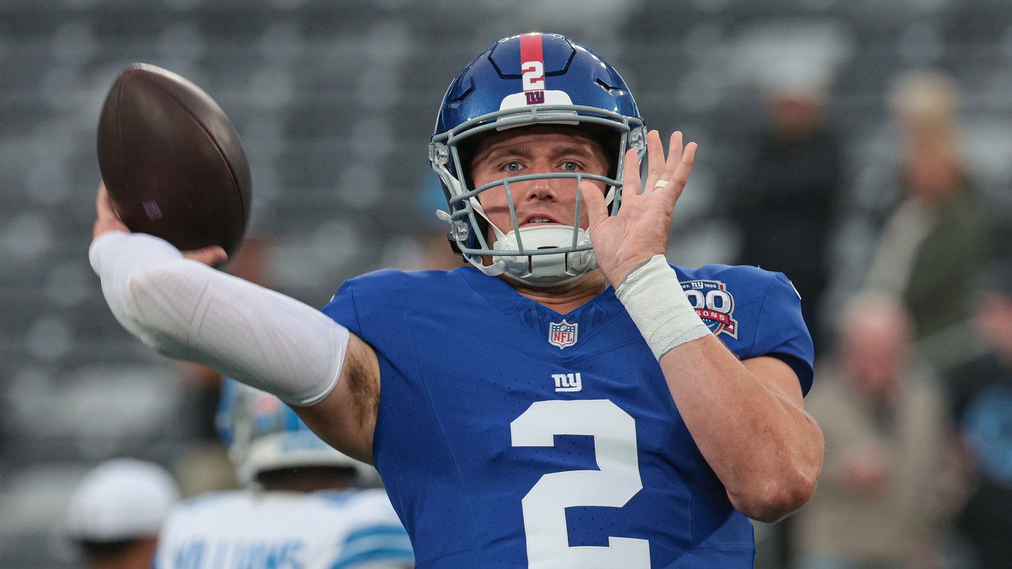 Giants QB Drew Lock exits preseason opener with hip injury