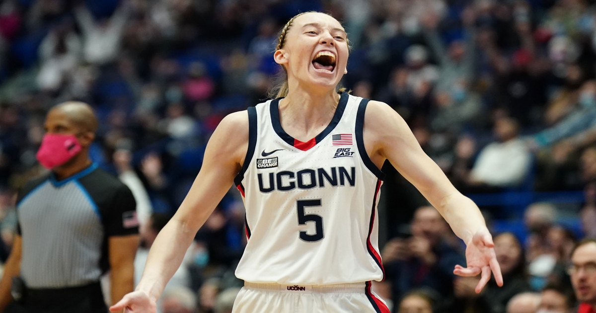 UConn's Geno Auriemma gives encouraging update on star PG Paige Bueckers