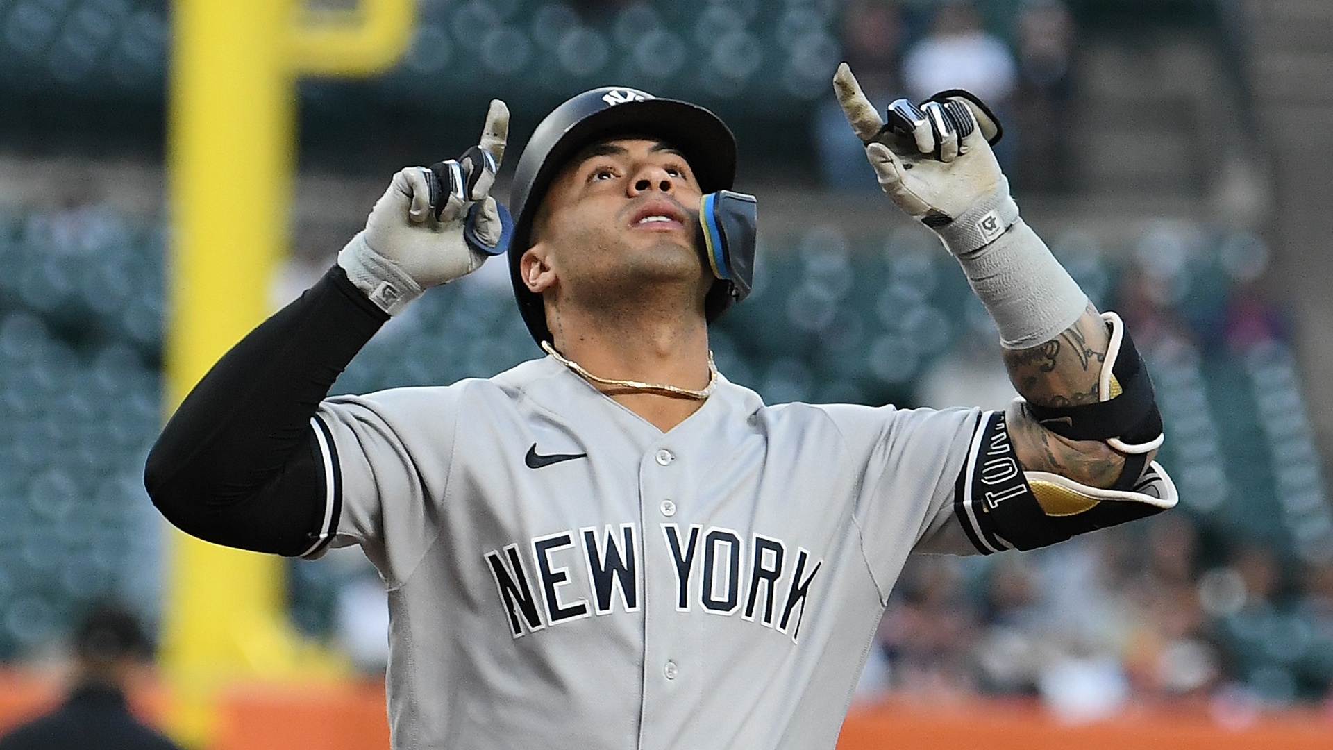 Yankees: Gleyber Torres confirms 'Glasses Gleyber' will stay after