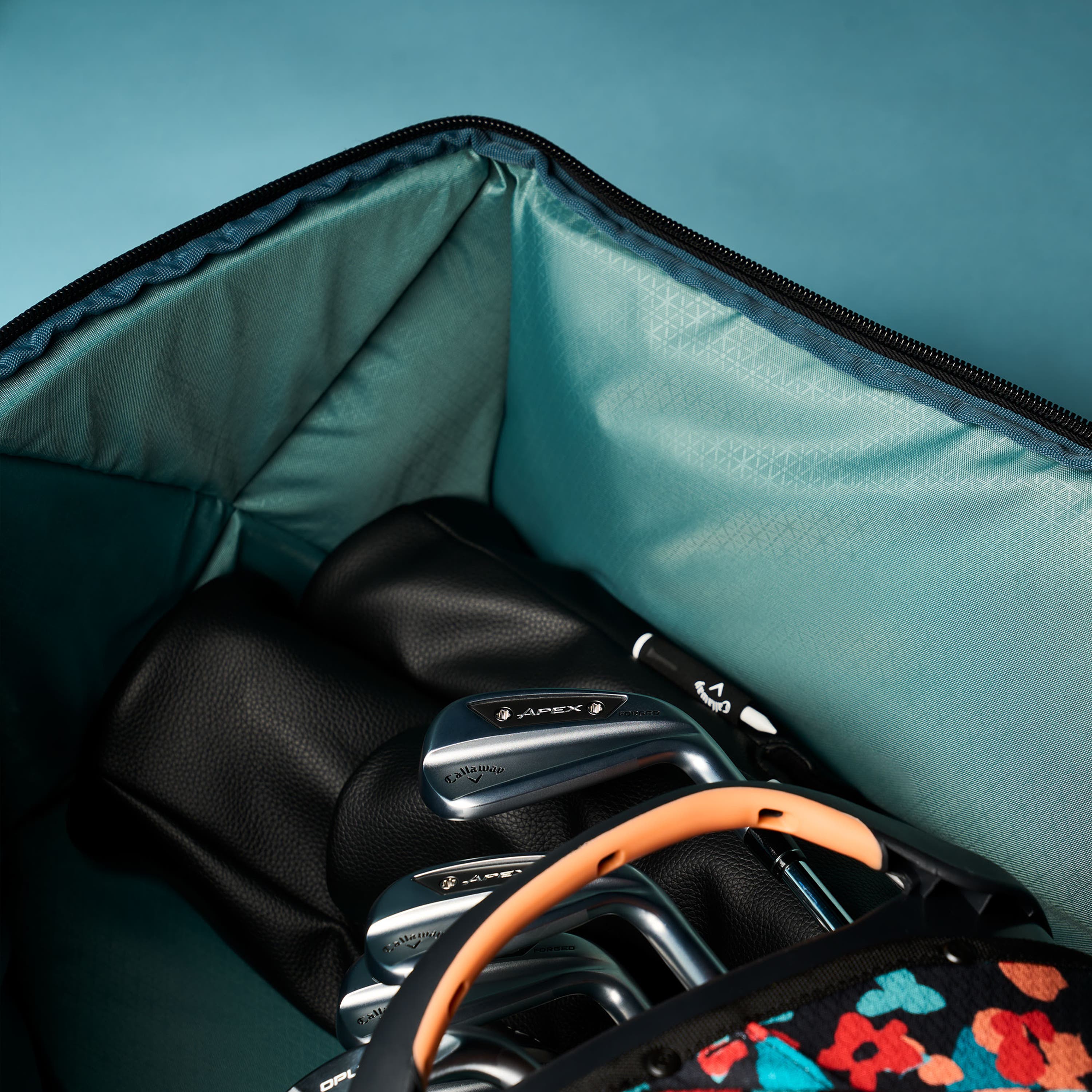 Ogio Alpha Slim Golf Travel Cover - Mojave Ogio Alpha Slim Golf Travel Cover - Mojave