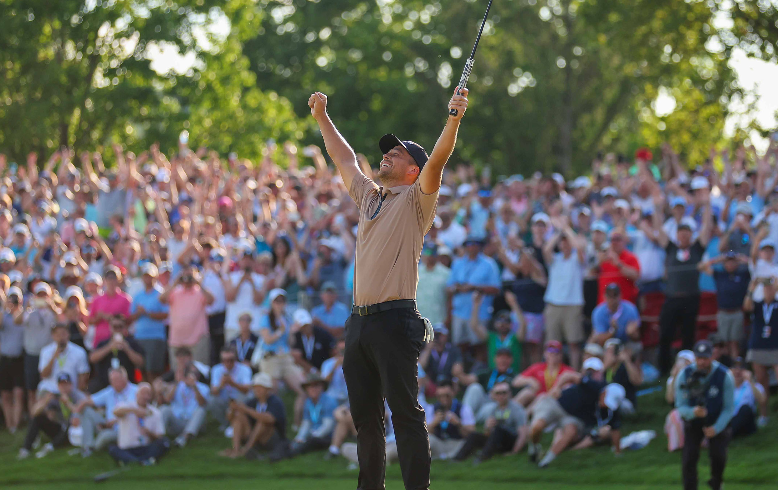 Xander with Odyssey Putter